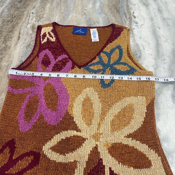 JH Collectibles Multicolor Floral Knit Top - Picture 5 of 6